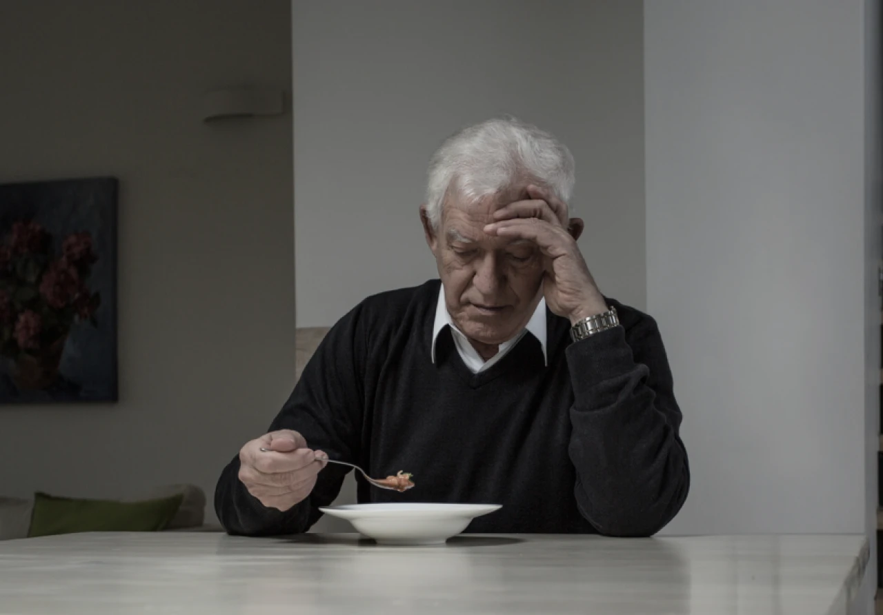 alniz-yemek-yiyen-yaslilar-daha-kotu-besleniyor